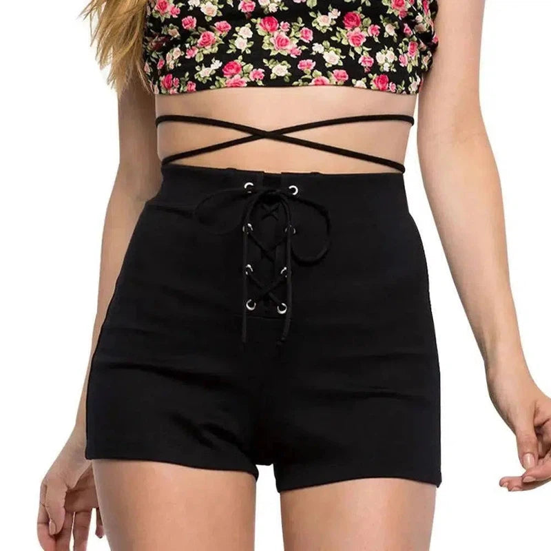 Eyelet straps slim shorts-Black-10